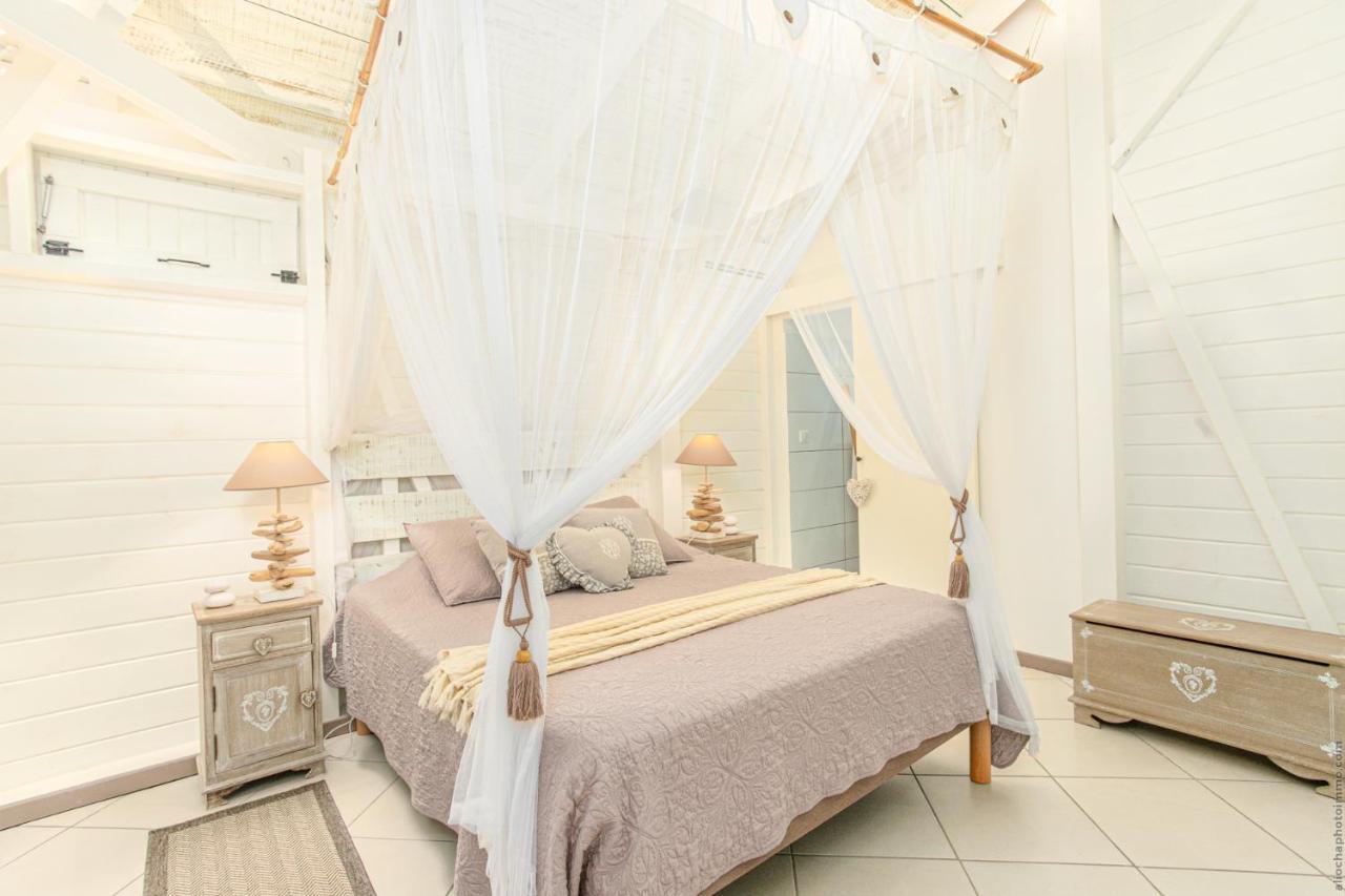 Bungalow Vanille Pacane - Vue Mer Avec Spa Prive Les Trois-Ilets Buitenkant foto