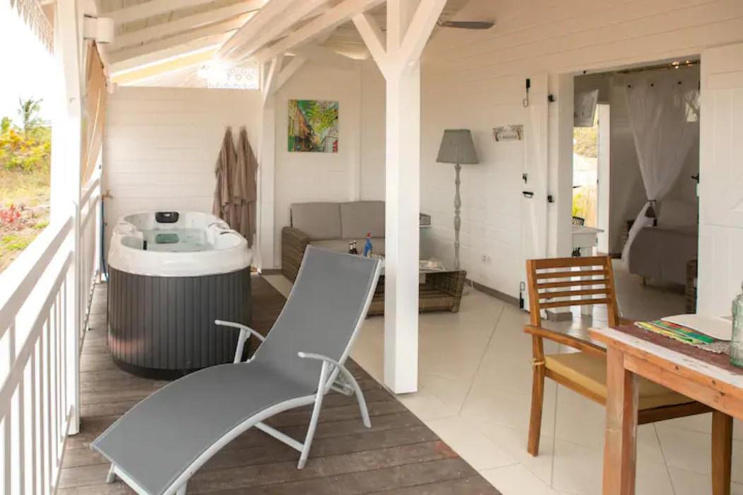 Bungalow Vanille Pacane - Vue Mer Avec Spa Prive Les Trois-Ilets Buitenkant foto